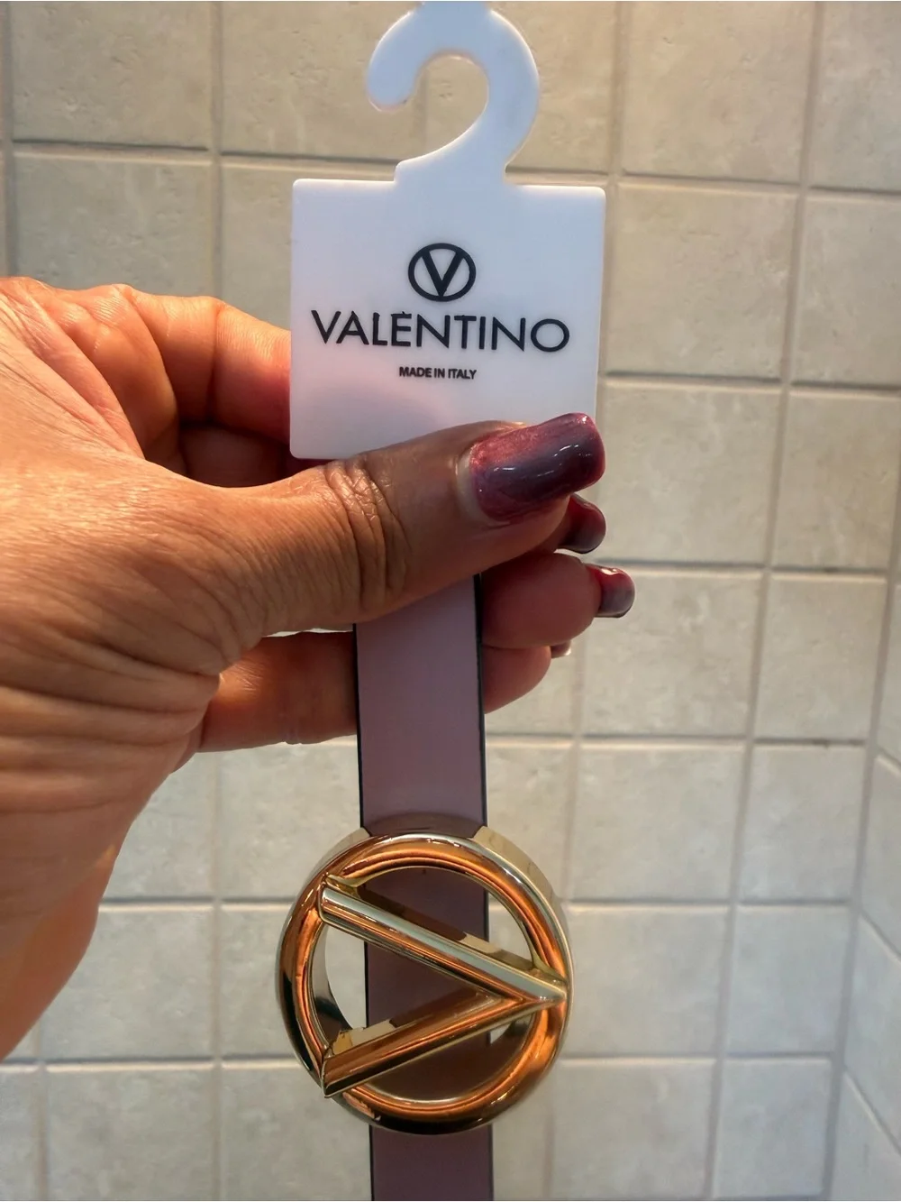 Valentino by Mario Valentino Lavender Leather Belt, Gold Logo Buckle, NWT Size L MARIO VALENTINO SLIM LEATHER LAVENDER LOGO BELT SIZE LARGE +  main image 3